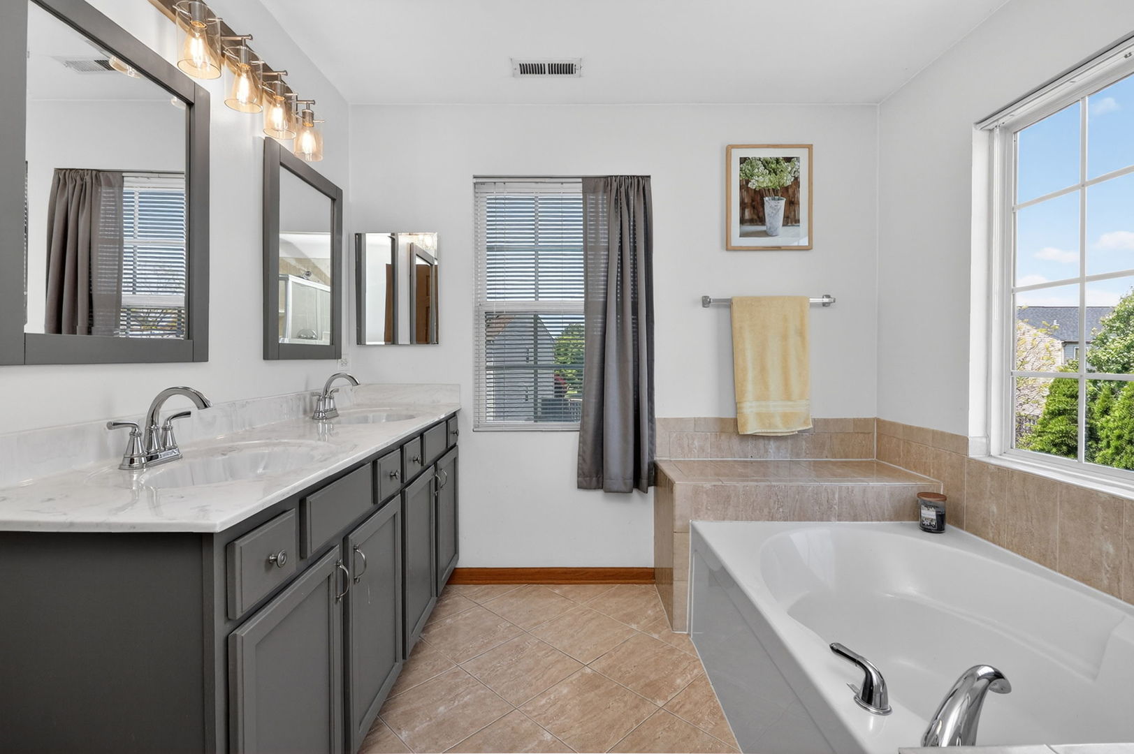 395 S Palmer Drive, Bolingbrook, IL 60490