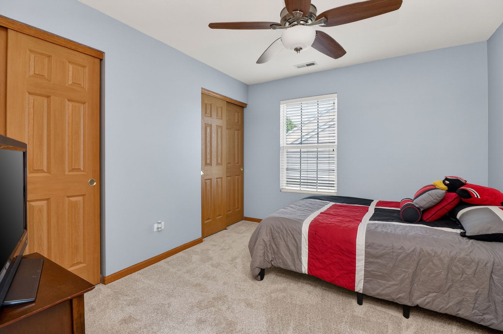 395 S Palmer Drive, Bolingbrook, IL 60490