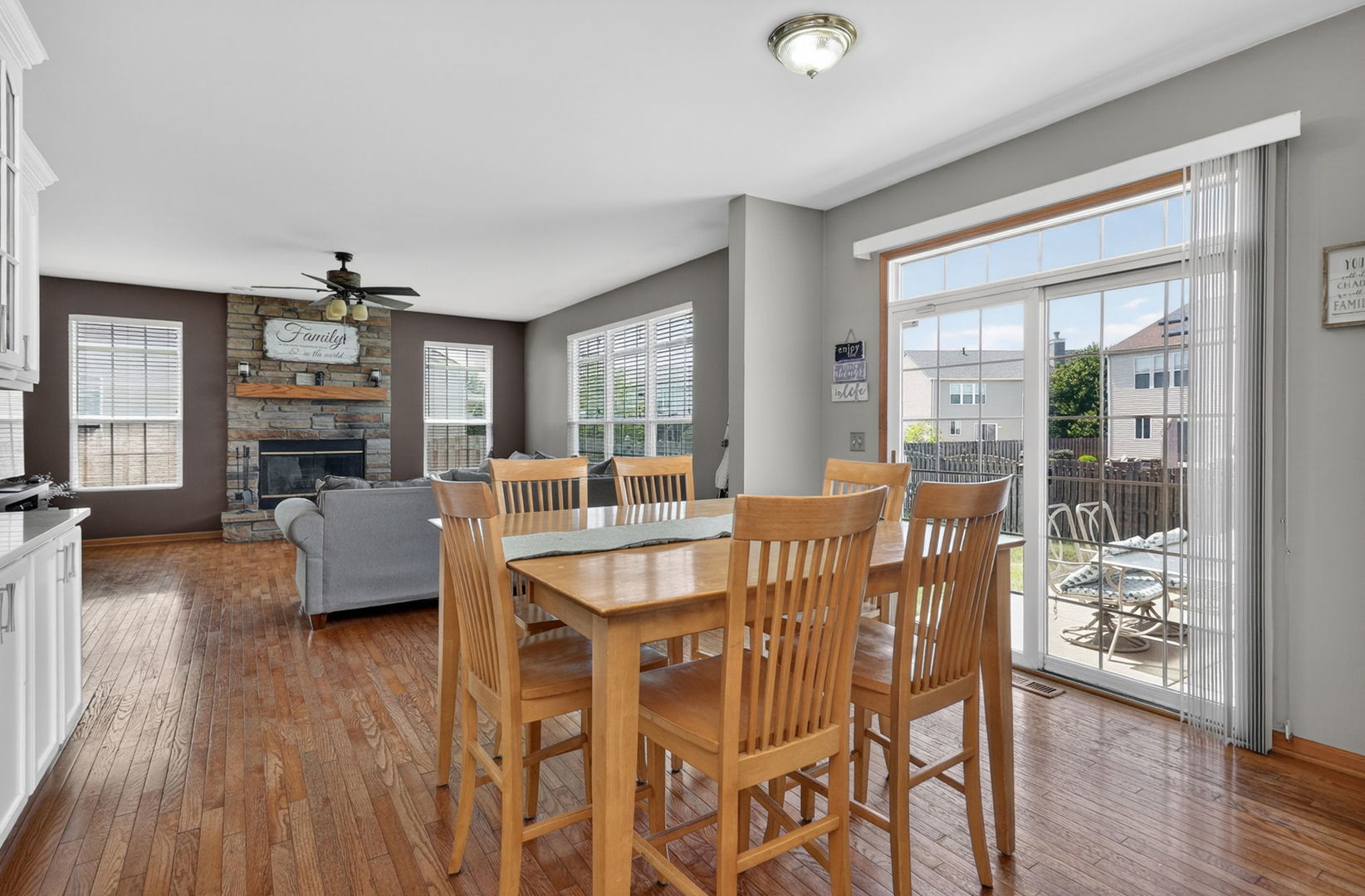 395 S Palmer Drive, Bolingbrook, IL 60490