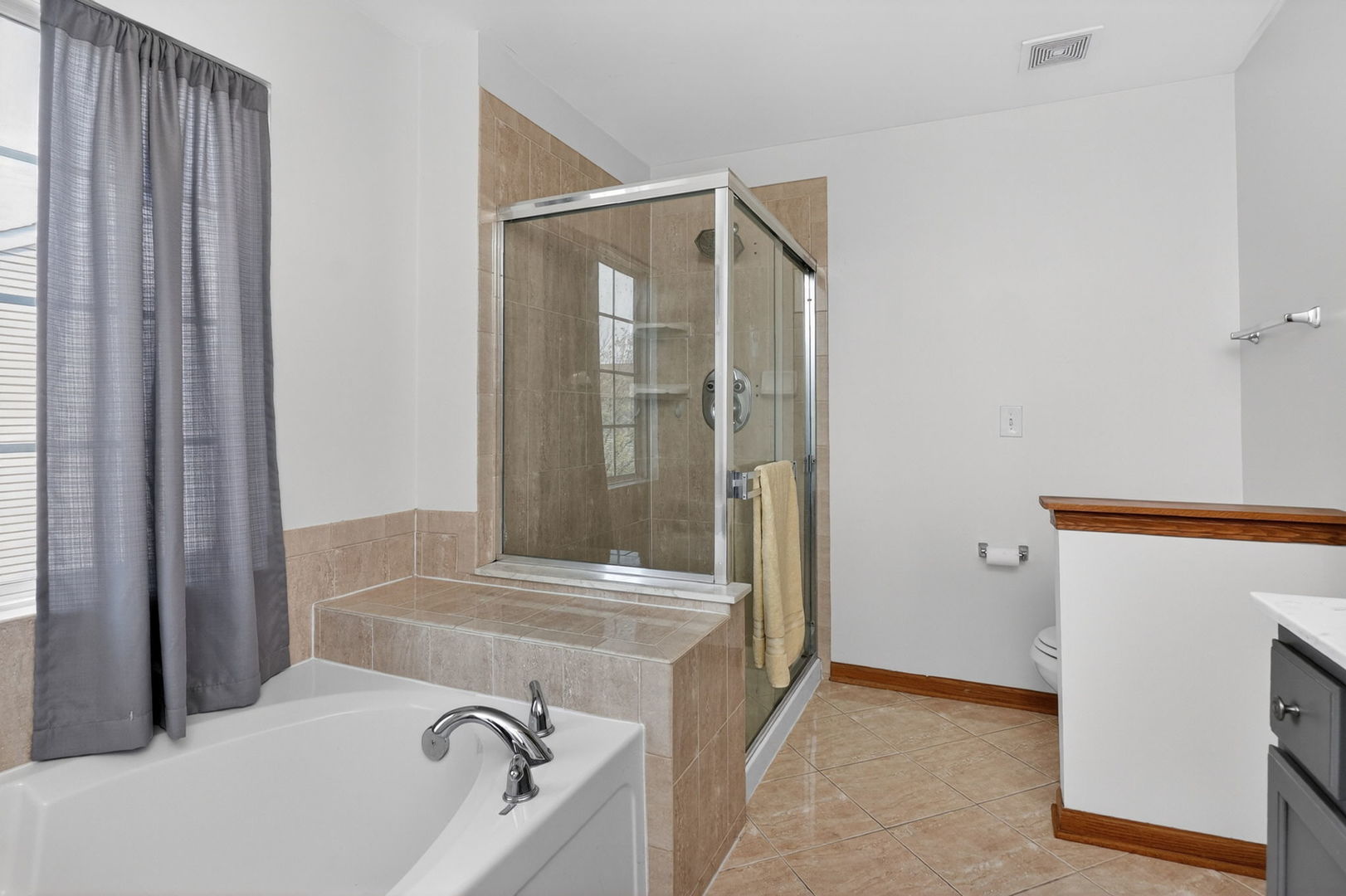 395 S Palmer Drive, Bolingbrook, IL 60490