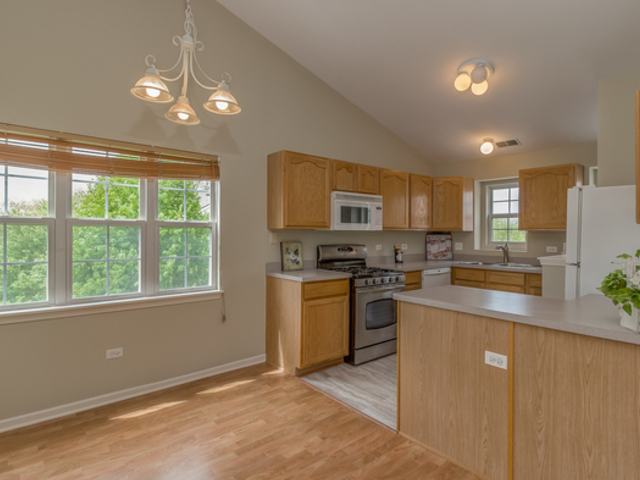 2607 Sheehan Court #201, Naperville, IL 60564