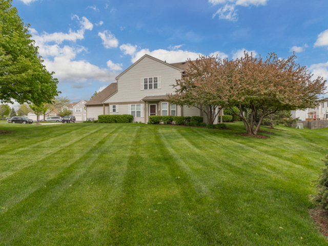 2607 Sheehan Court #201, Naperville, IL 60564