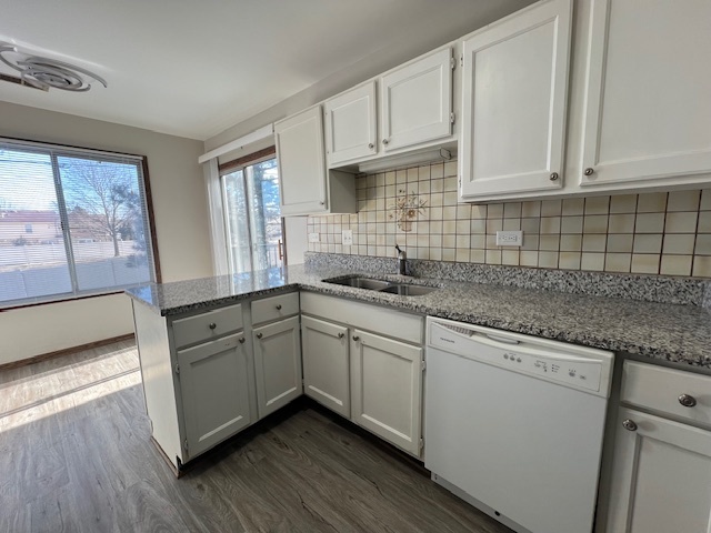 7030 Barrington Court #204, Woodridge, IL 60517