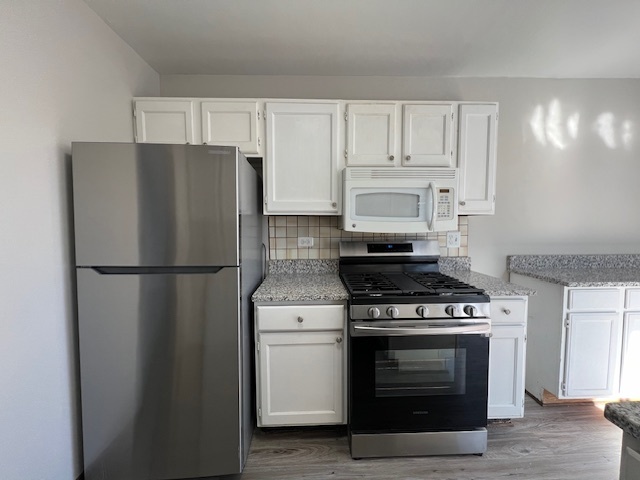 7030 Barrington Court #204, Woodridge, IL 60517