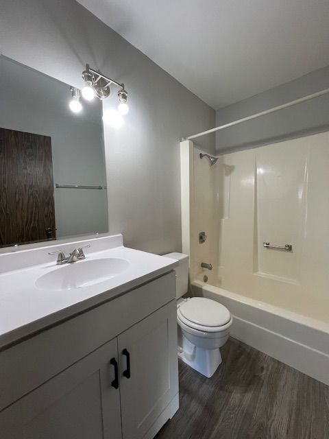 7030 Barrington Court #204, Woodridge, IL 60517