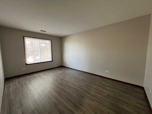 7030 Barrington Court #204, Woodridge, IL 60517
