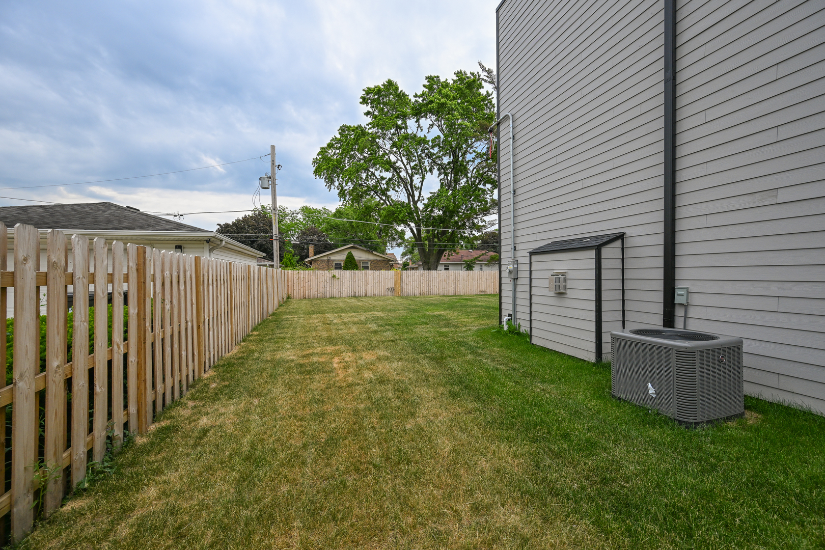 4015 Goss Avenue, Schiller Park, IL 60176