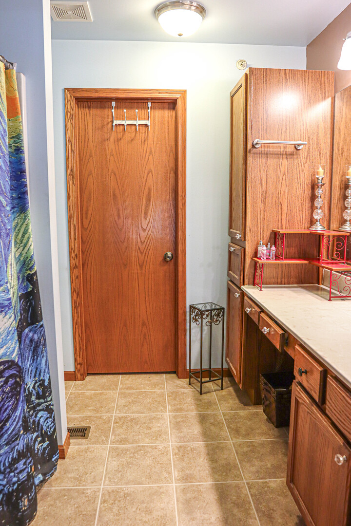 1286 Chestnut Lane, Yorkville, IL 60560