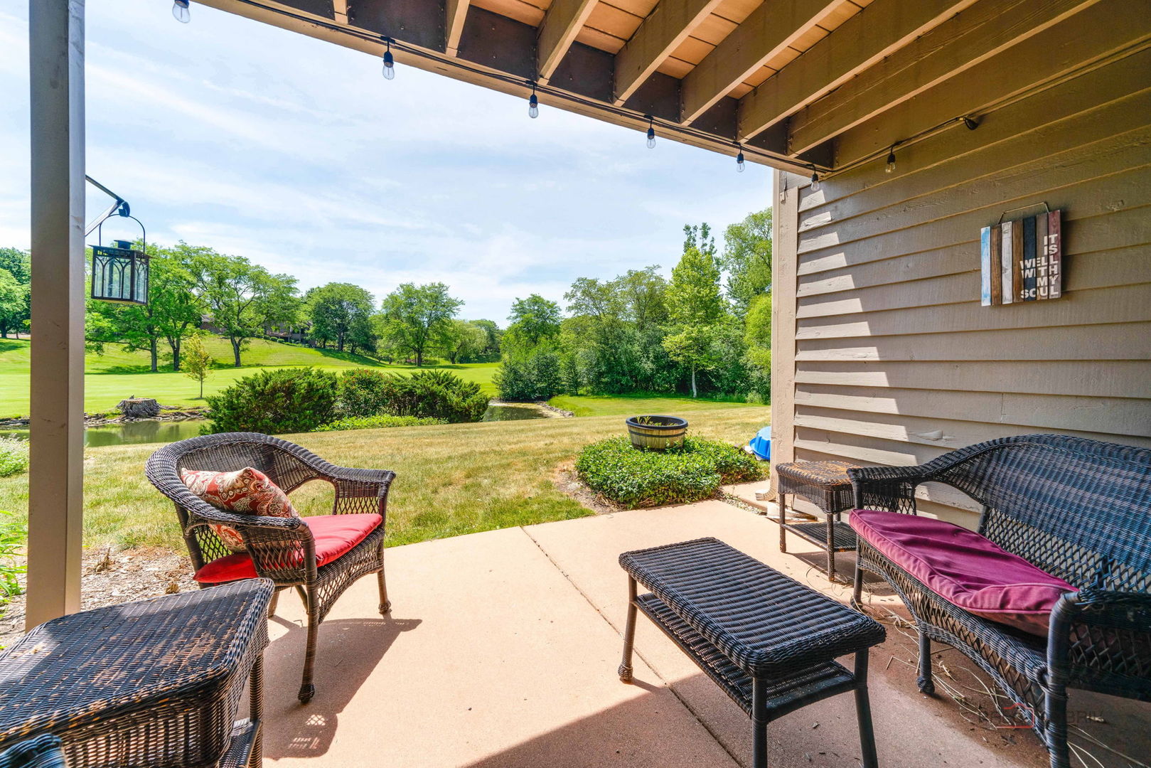 525 WHITE OAK Lane #26525, Lake Barrington, IL 60010
