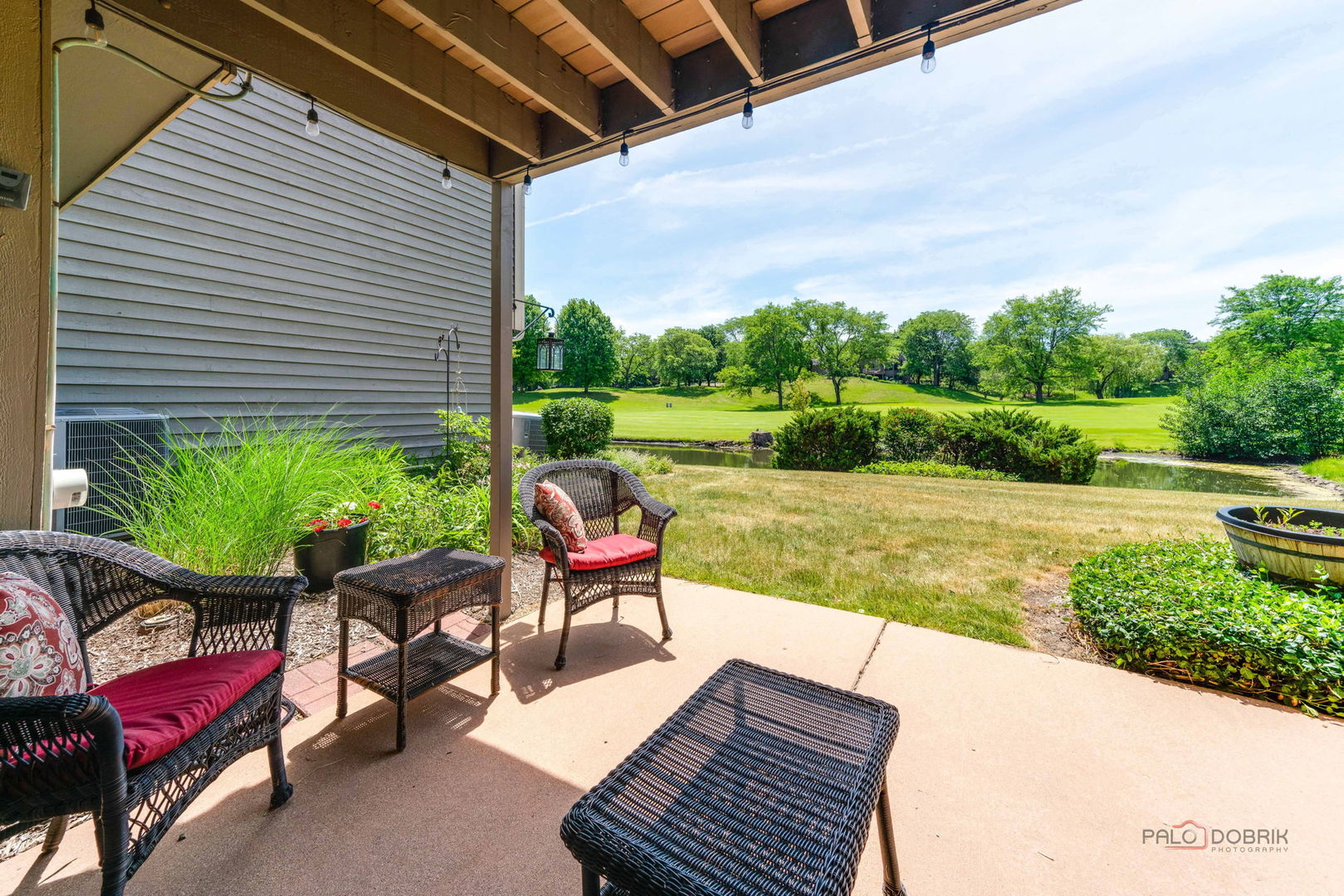 525 WHITE OAK Lane #26525, Lake Barrington, IL 60010