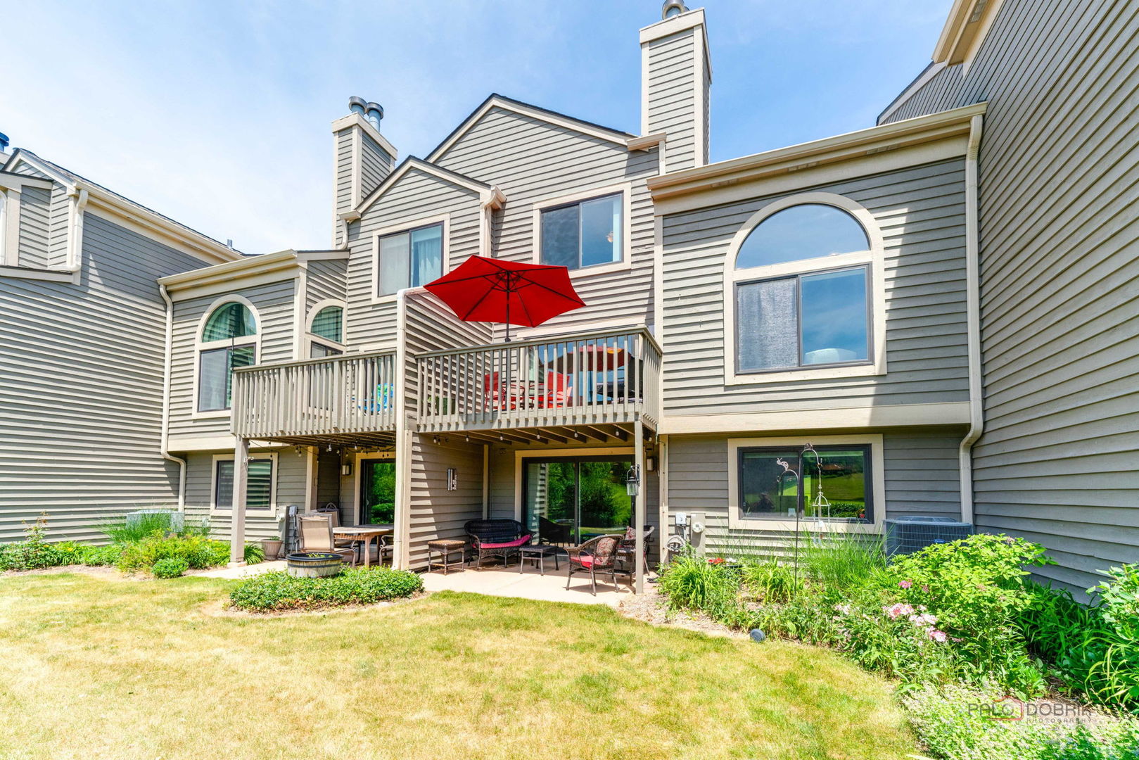 525 WHITE OAK Lane #26525, Lake Barrington, IL 60010