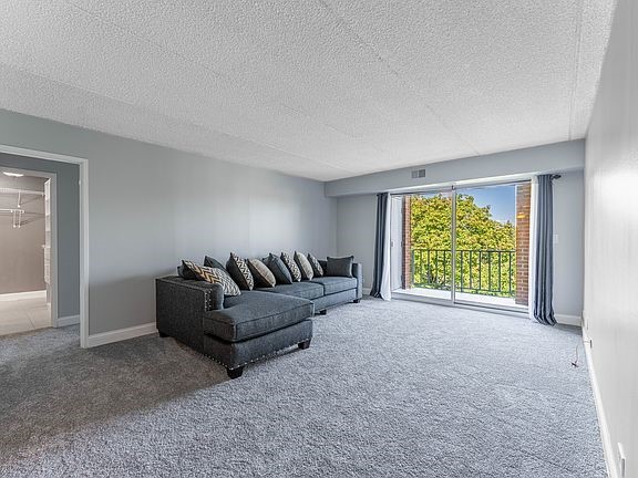 1450 Plymouth Lane #501, Elgin, IL 60123