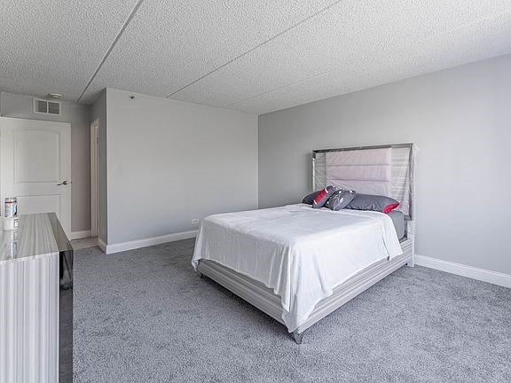 1450 Plymouth Lane #501, Elgin, IL 60123