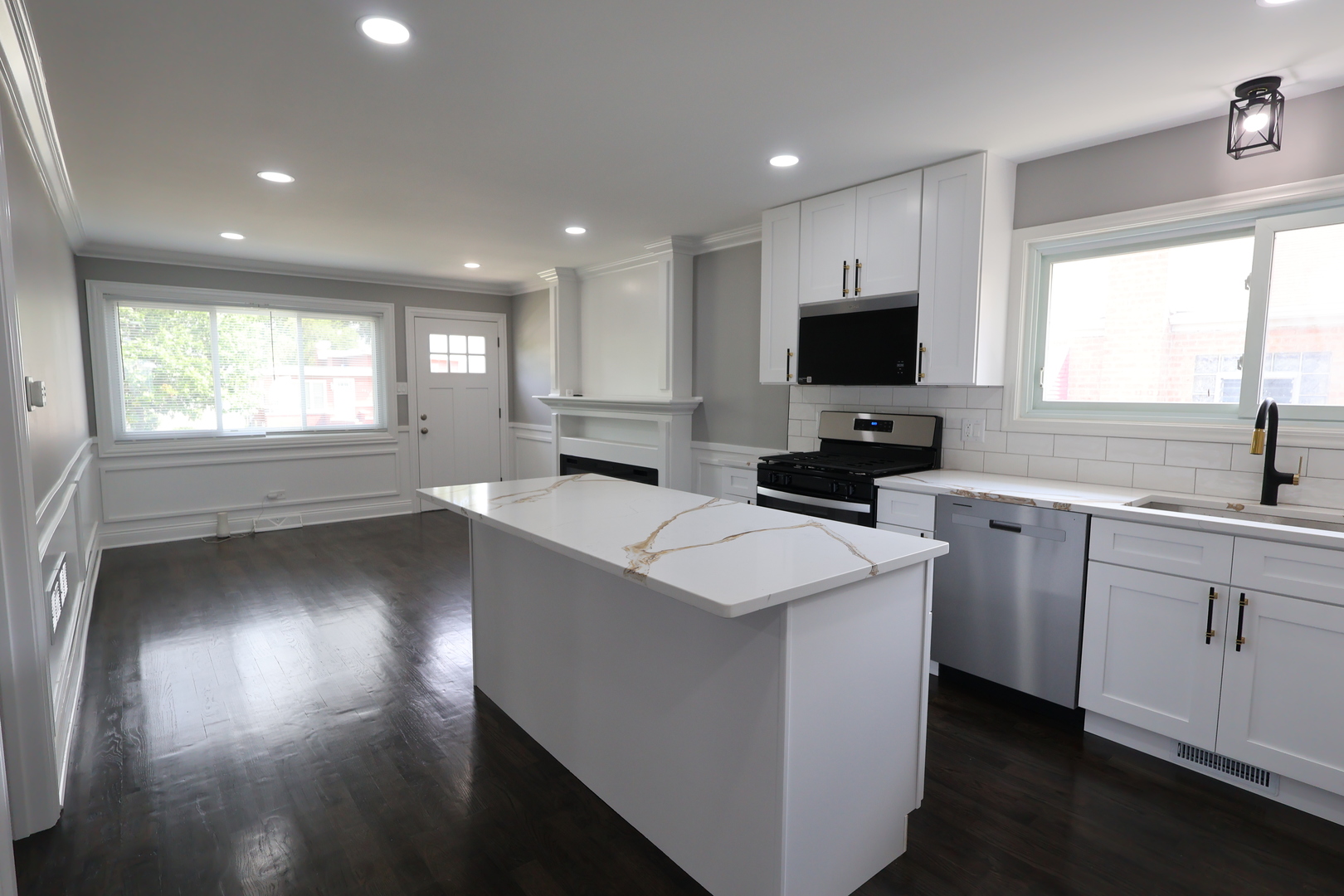 2853 140th Place, Blue Island, IL 60406