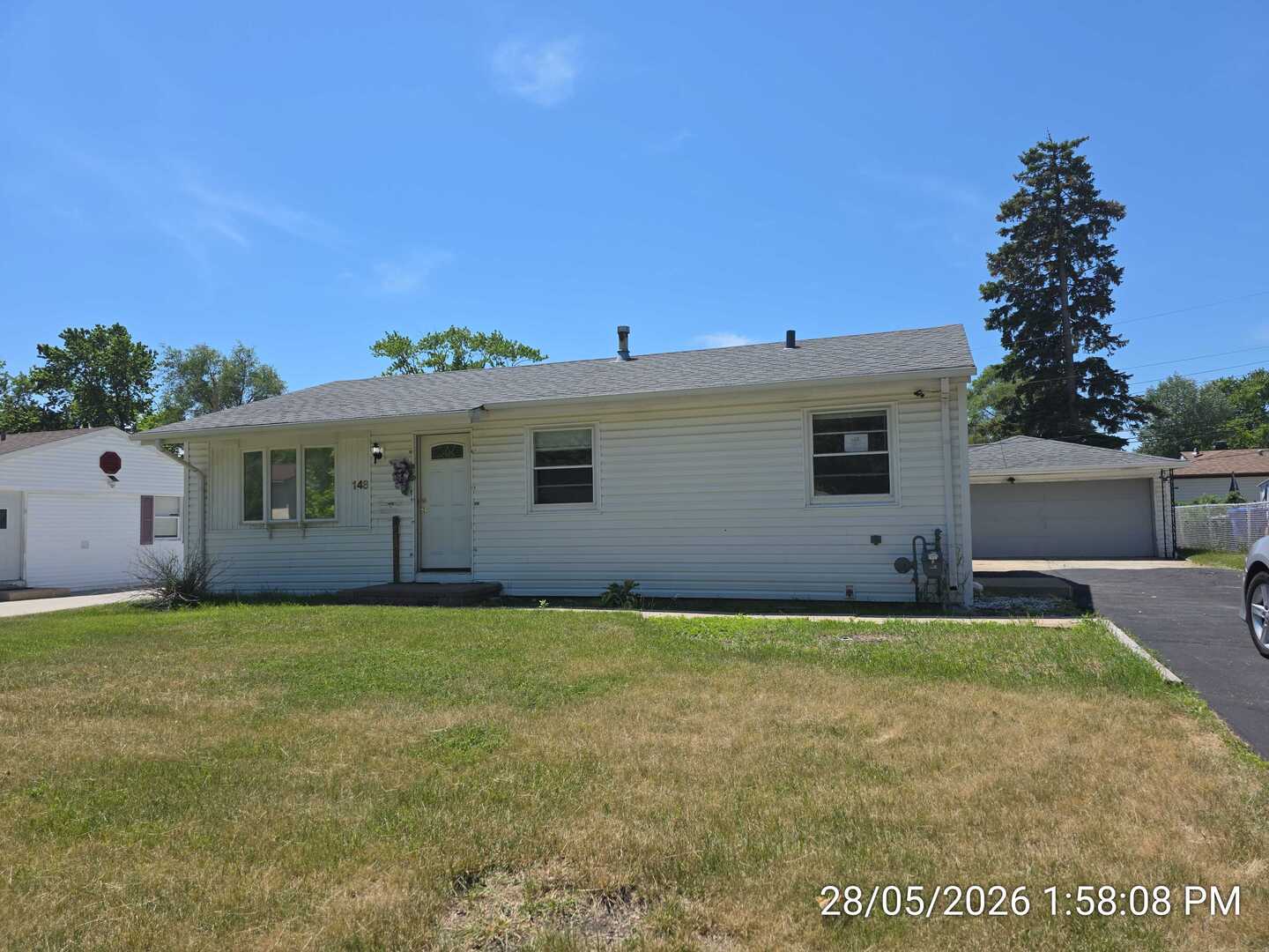 148 Pecos Circle, Carpentersville, IL 60110