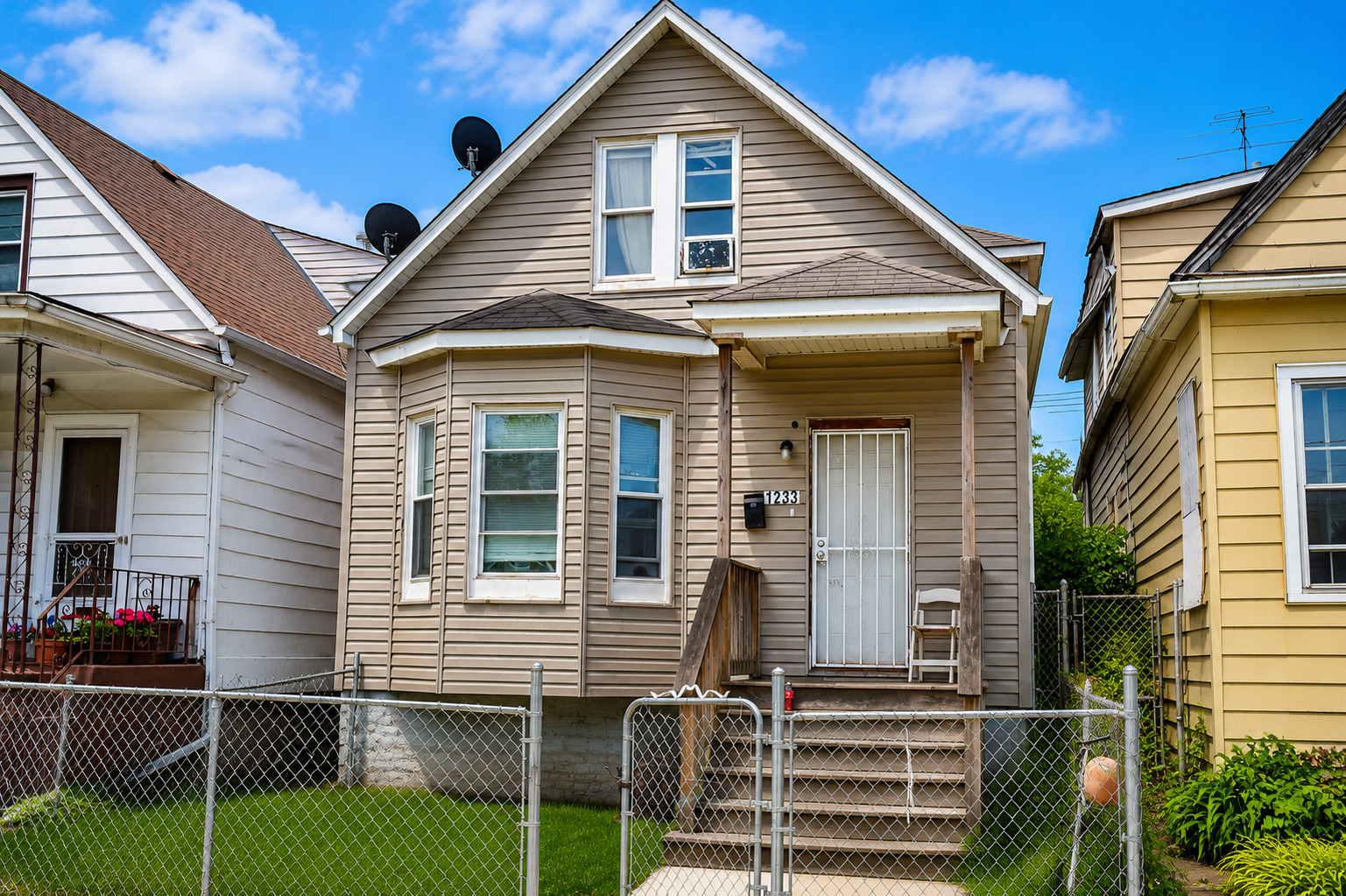 1233 W 73RD Place, Chicago, IL 60636
