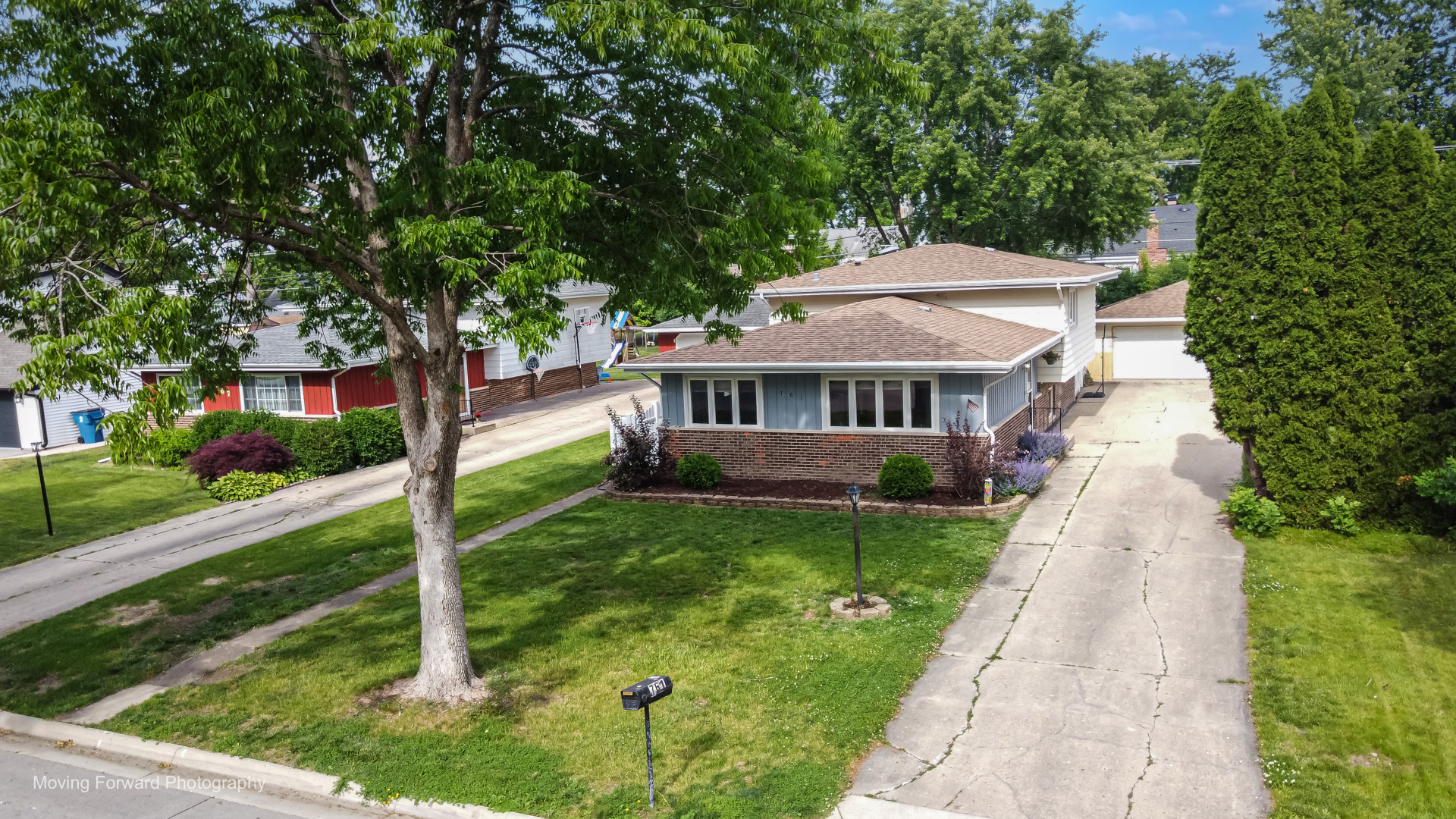 761 N Willow Road, Elmhurst, IL 60126