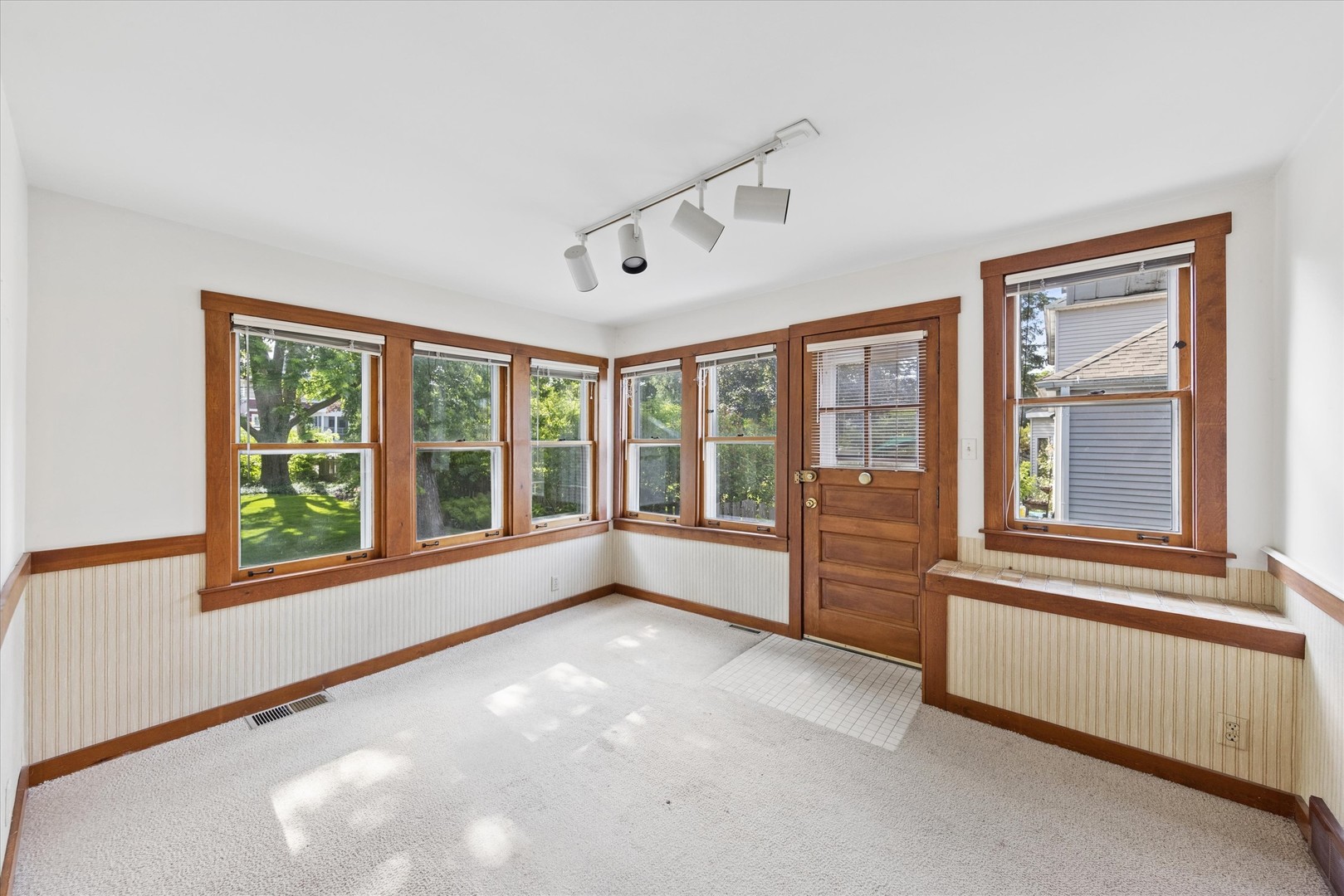 313 N Larch Avenue, Elmhurst, IL 60126