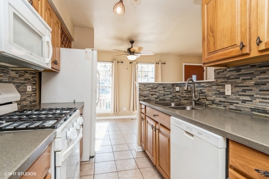 2423 Durango Lane, Naperville, IL 60564