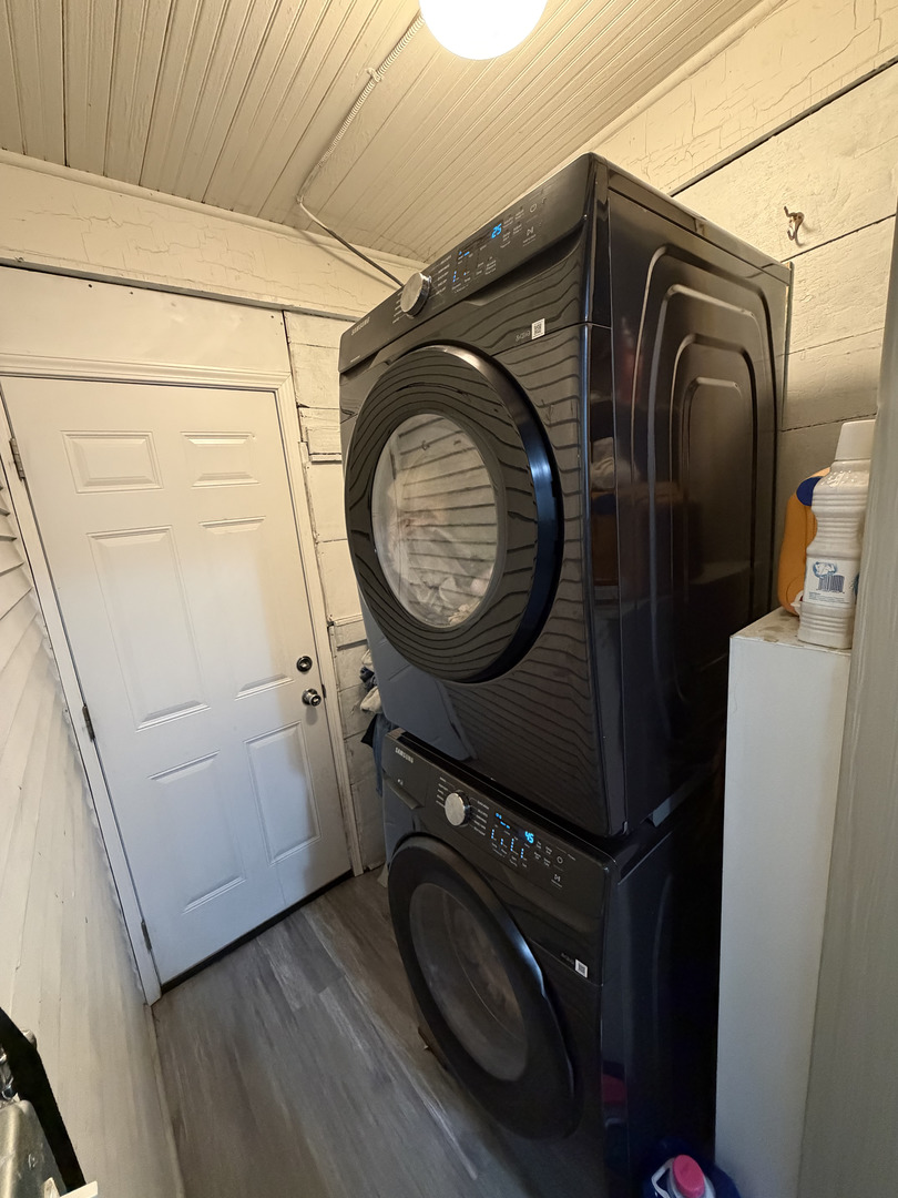 6S381 4th Street, Eola, IL 60519
