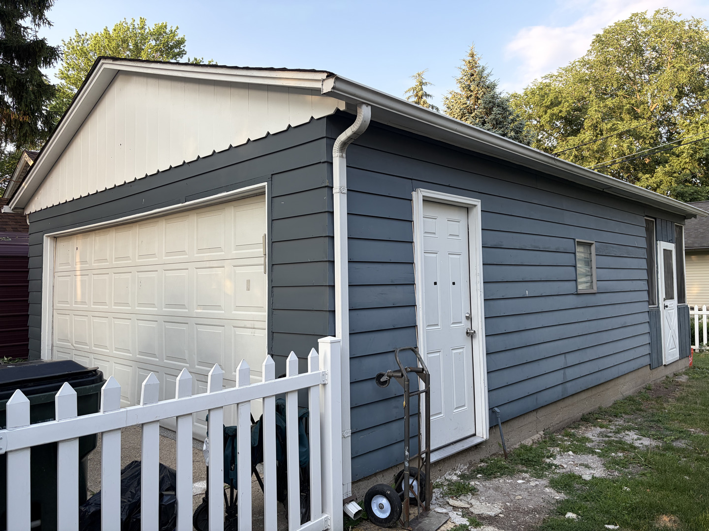 6S381 4th Street, Eola, IL 60519