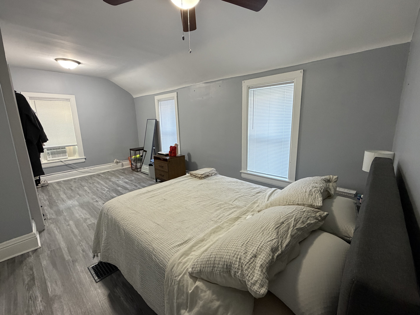 6S381 4th Street, Eola, IL 60519