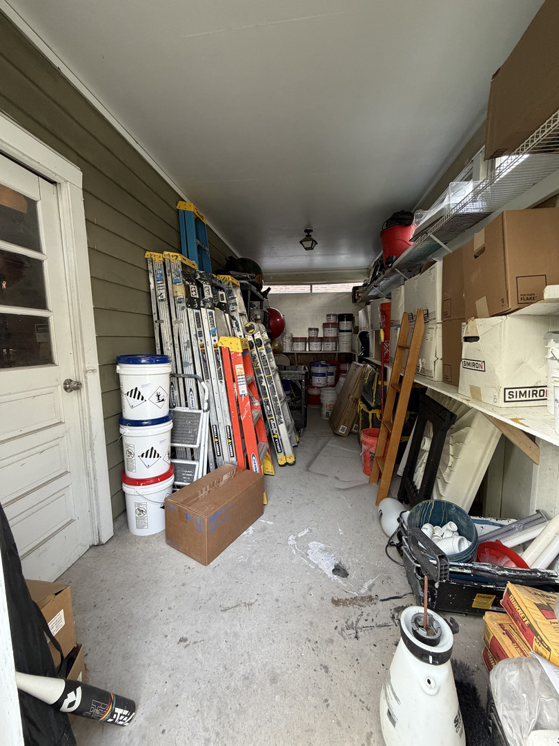 6S381 4th Street, Eola, IL 60519