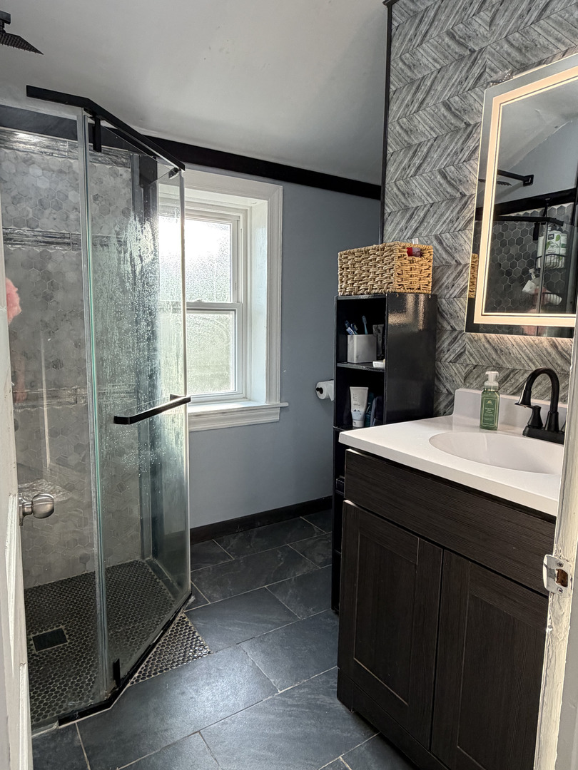6S381 4th Street, Eola, IL 60519