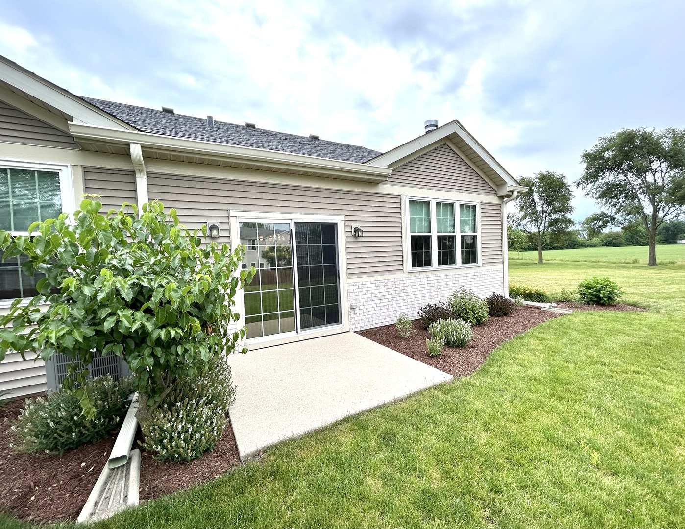 16422 Crescent Lake Court #16422, Crest Hill, IL 60403