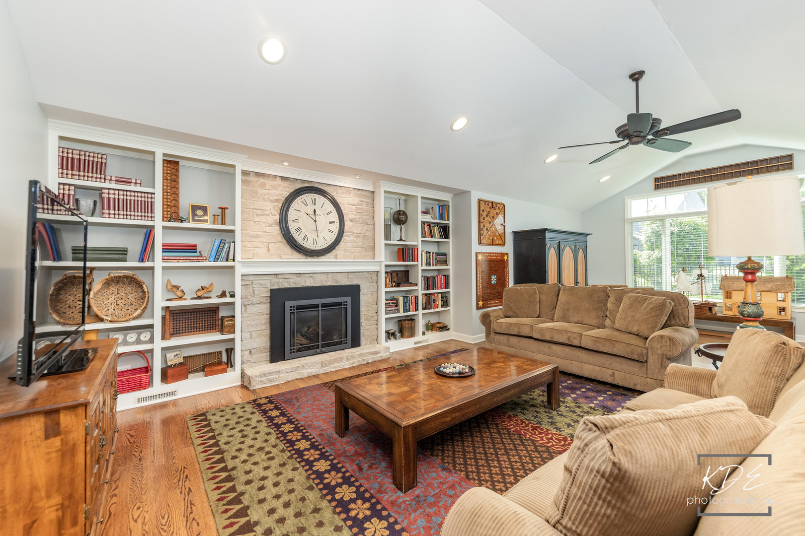 1126 Kings Point Court, Naperville, IL 60563