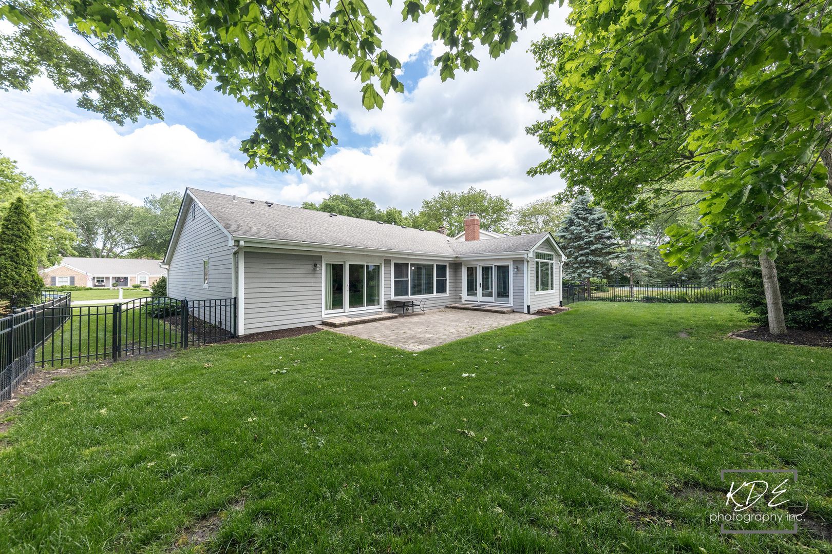 1126 Kings Point Court, Naperville, IL 60563