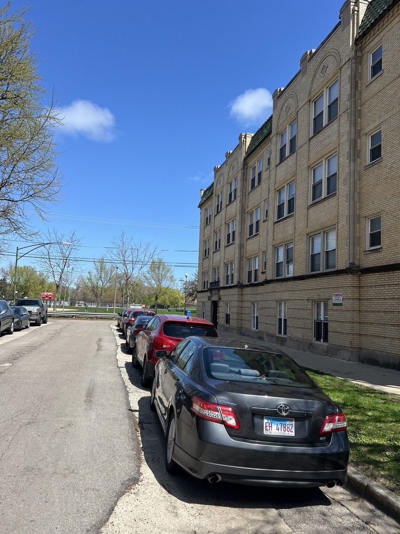 2254 W Arthur Avenue #1051A, Chicago, IL 60645