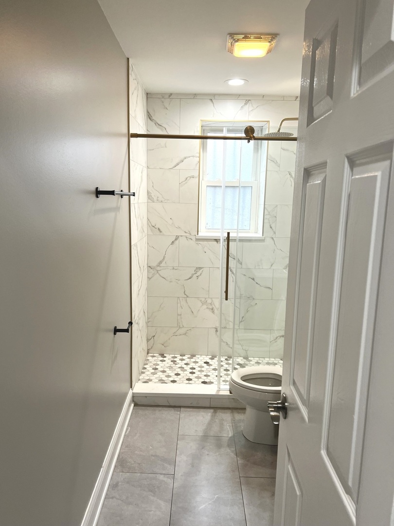 2254 W Arthur Avenue #1051A, Chicago, IL 60645