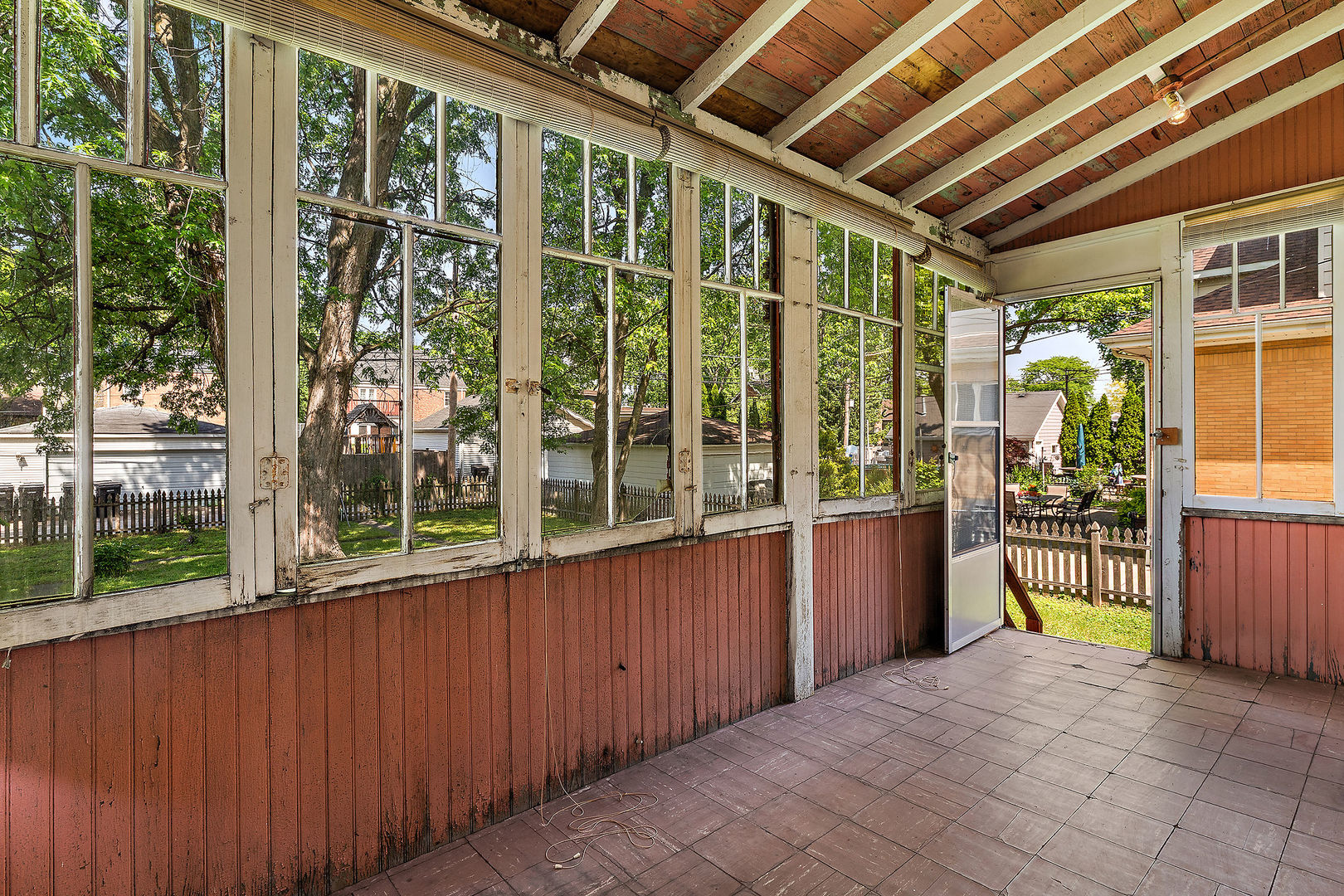 7046 N Osceola Avenue, Chicago, IL 60631