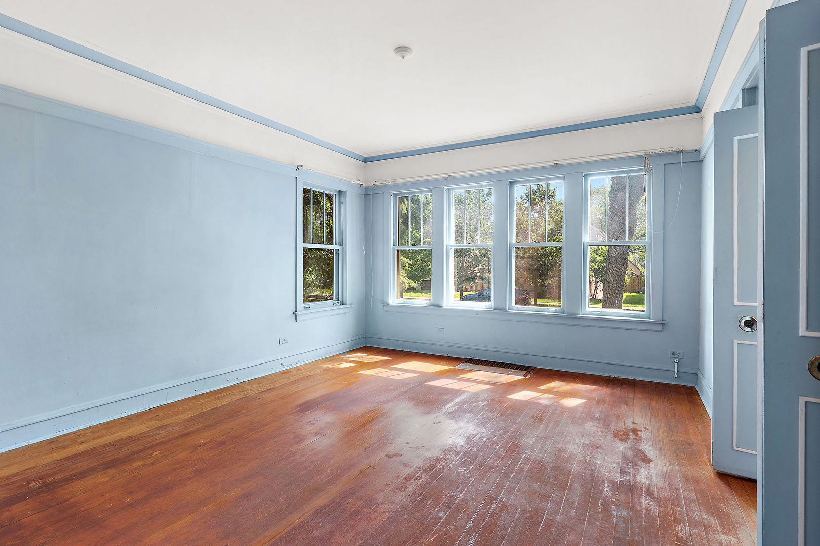 7046 N Osceola Avenue, Chicago, IL 60631
