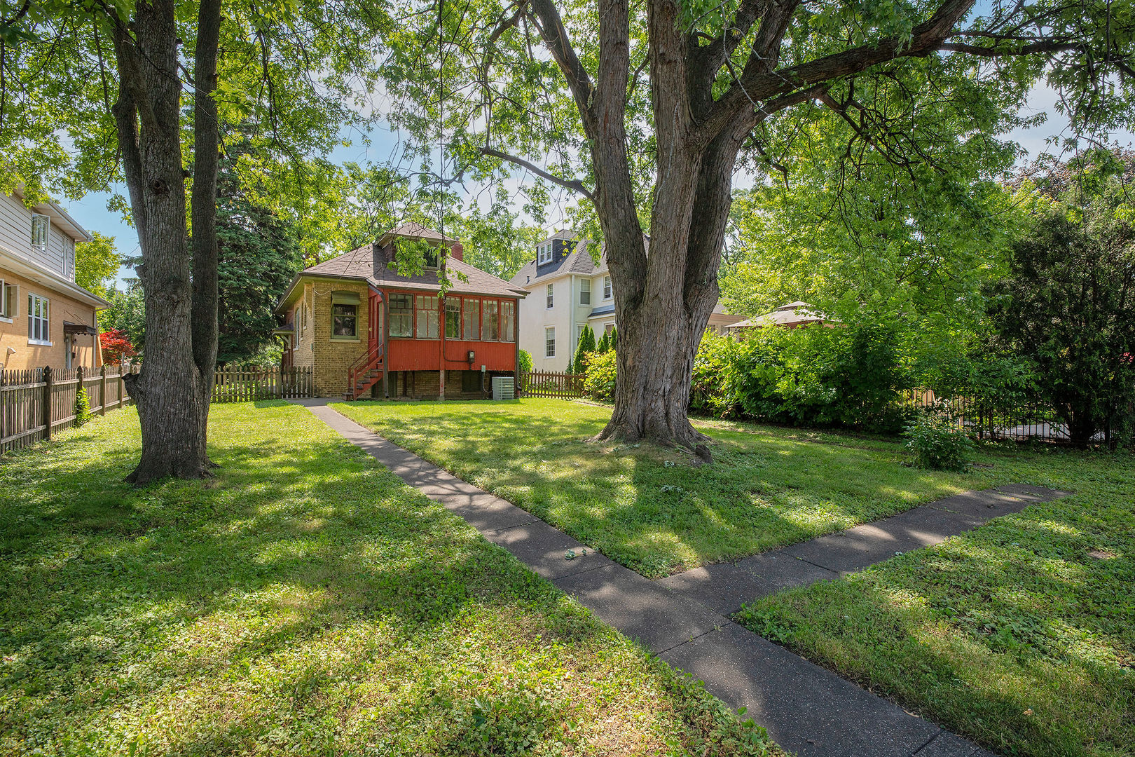 7046 N Osceola Avenue, Chicago, IL 60631