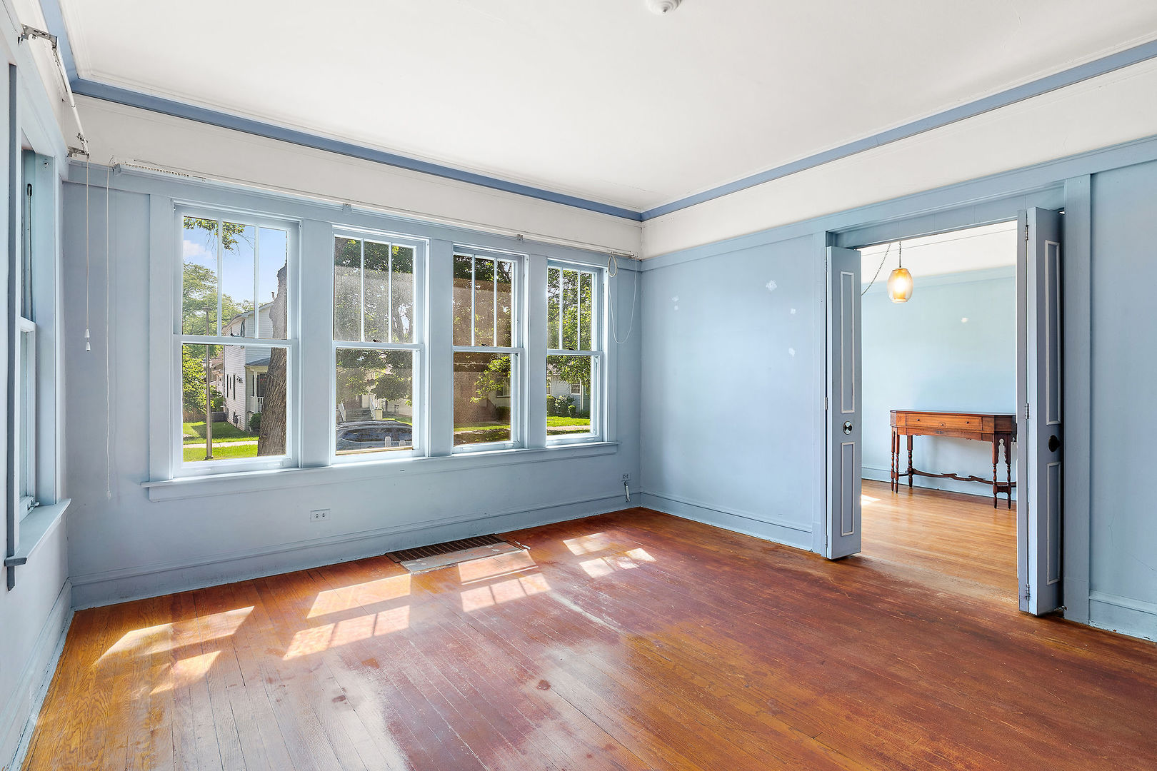 7046 N Osceola Avenue, Chicago, IL 60631