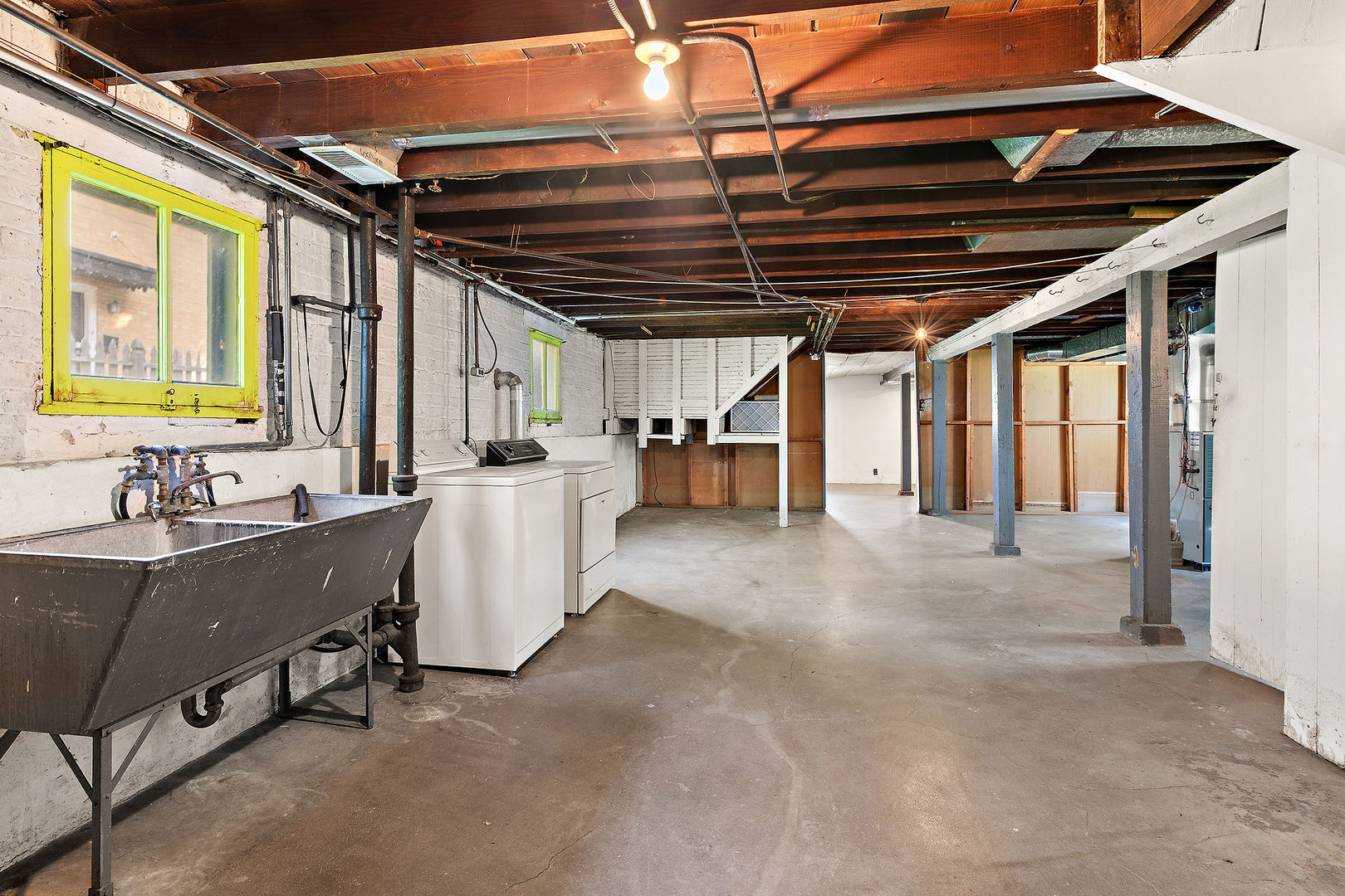 7046 N Osceola Avenue, Chicago, IL 60631