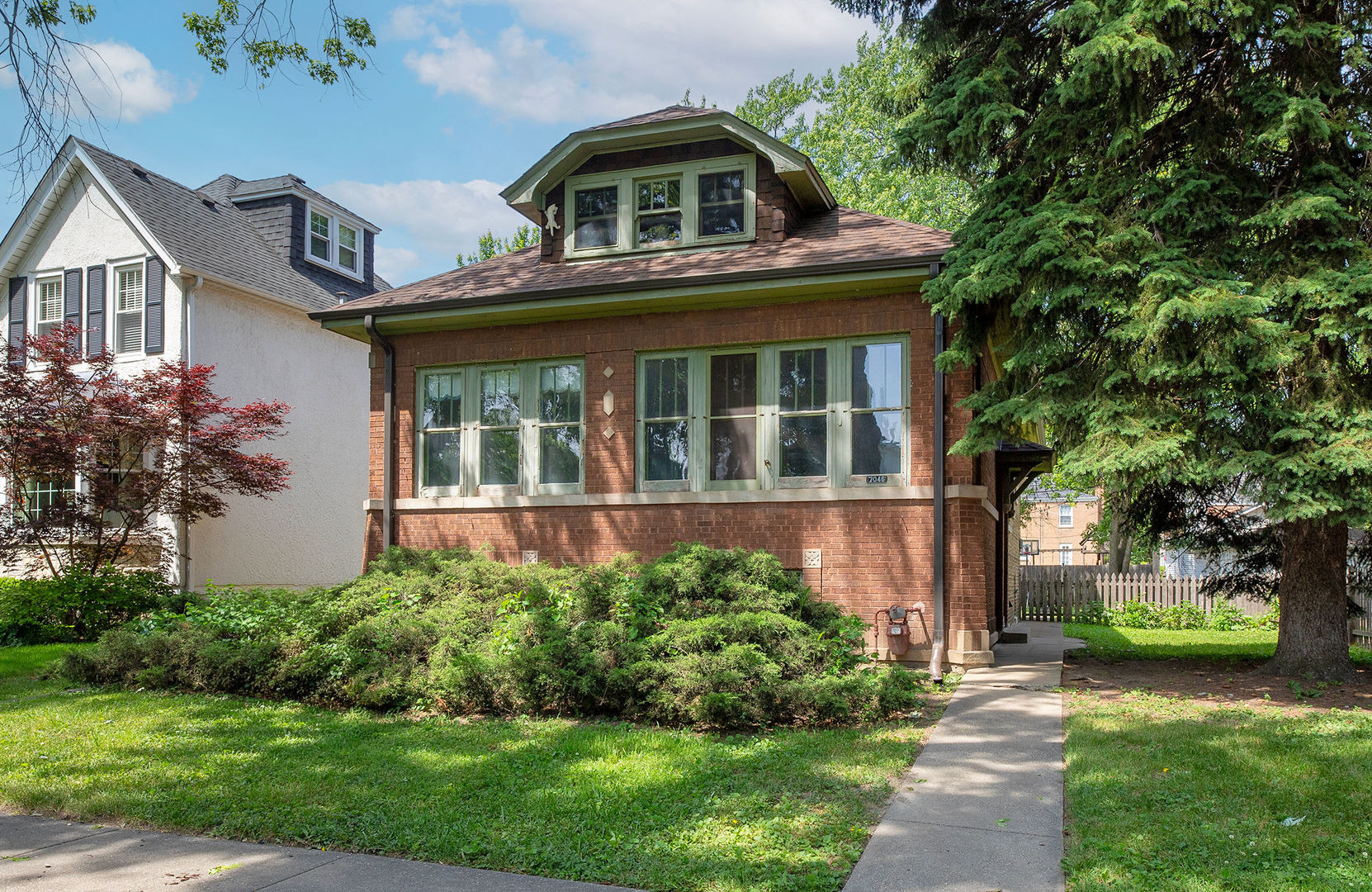 7046 N Osceola Avenue, Chicago, IL 60631