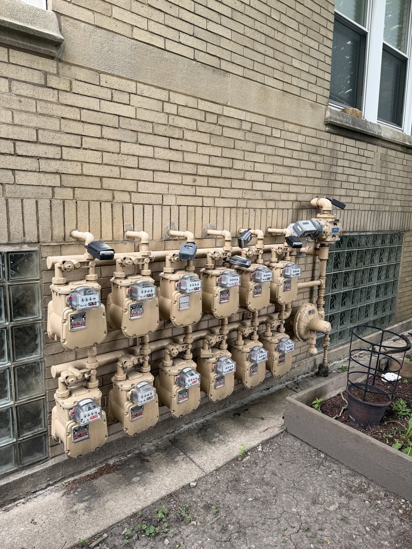 3135 W LELAND Avenue #2E, Chicago, IL 60625
