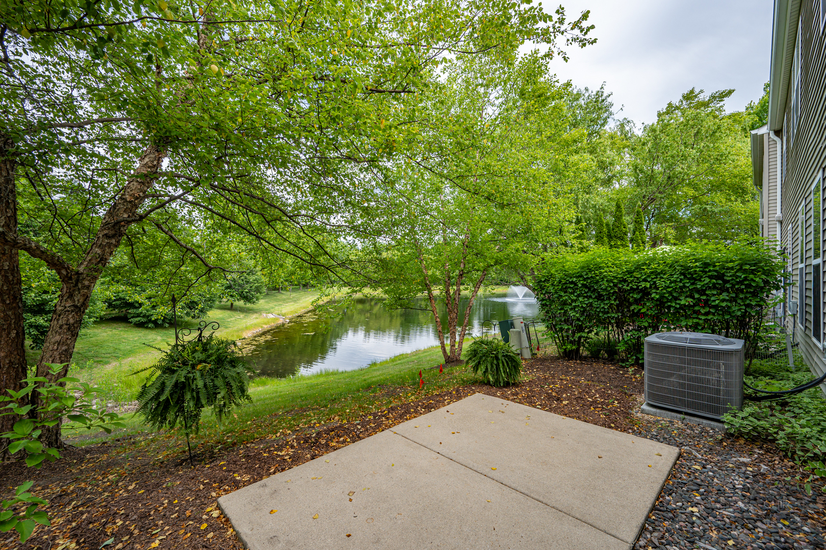 604 BLACKSTONE Court, Aurora, IL 60504