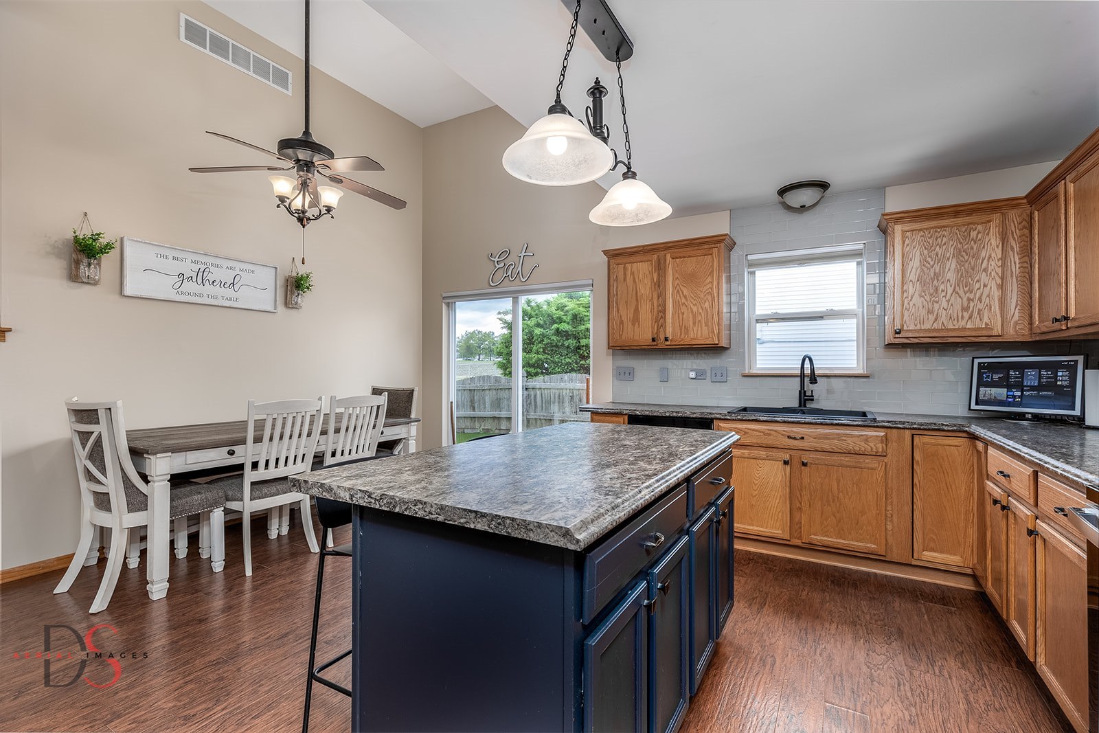 729 River Edge Circle, Ottawa, IL 61350