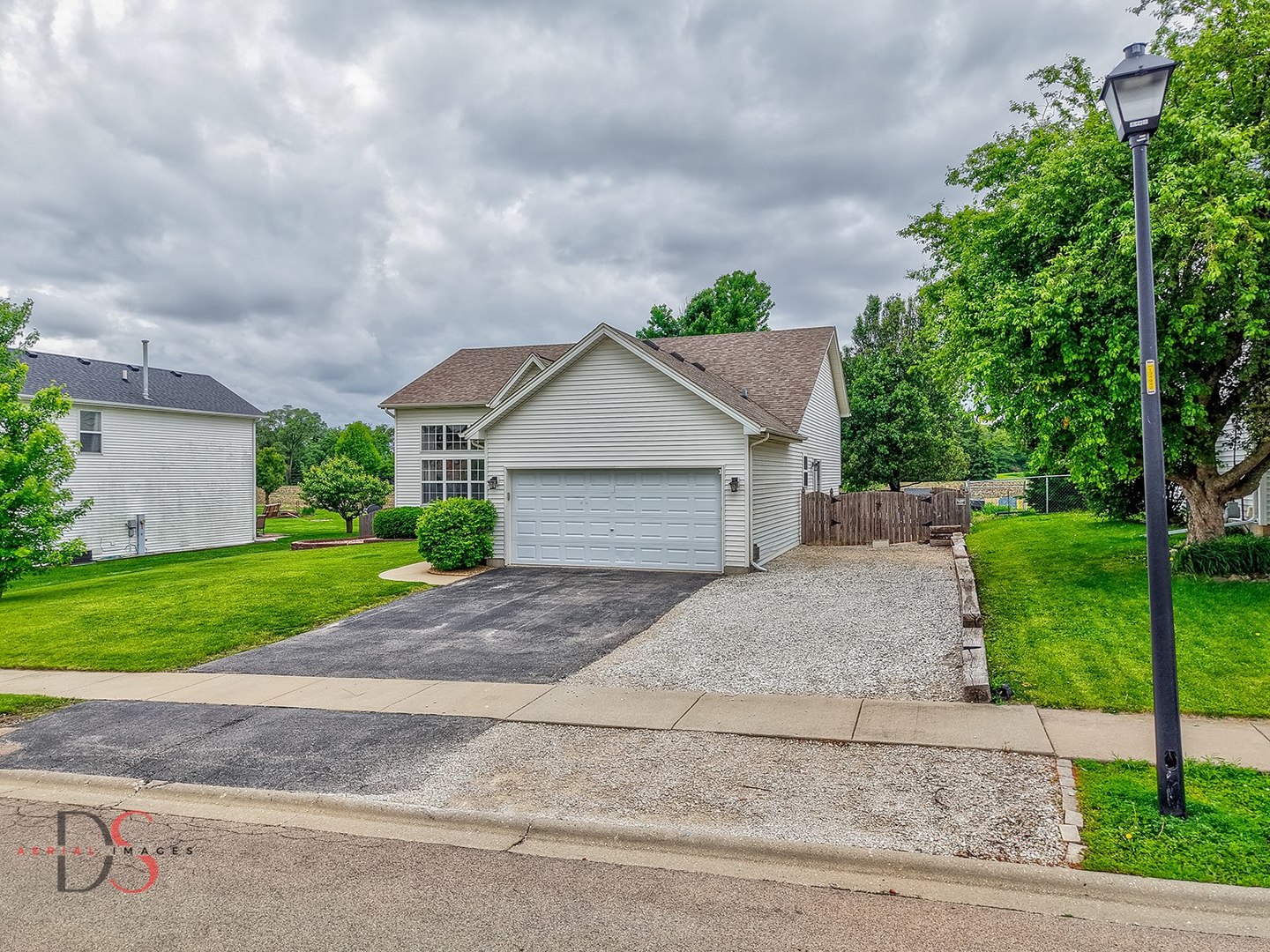 729 River Edge Circle, Ottawa, IL 61350