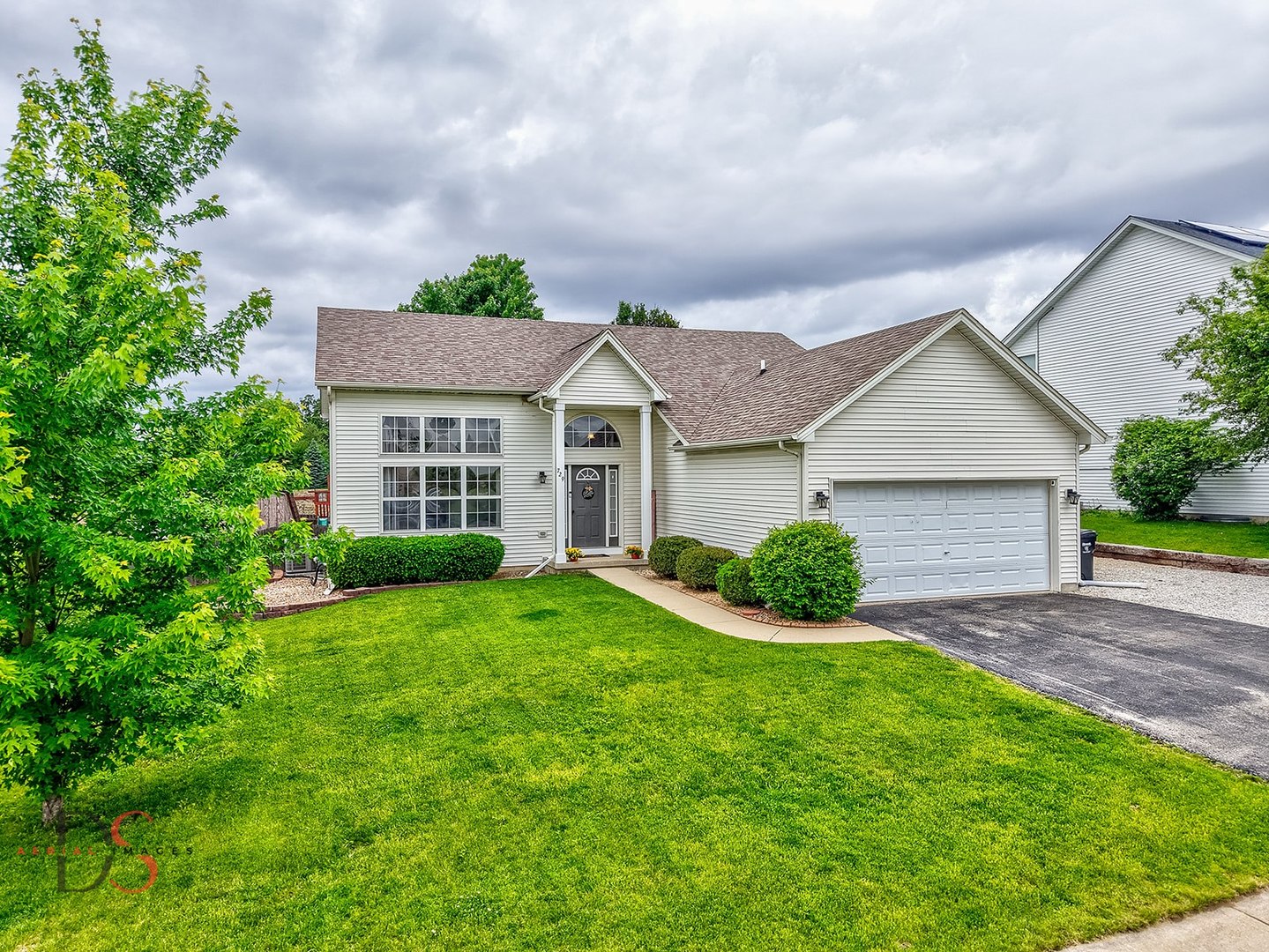 729 River Edge Circle, Ottawa, IL 61350