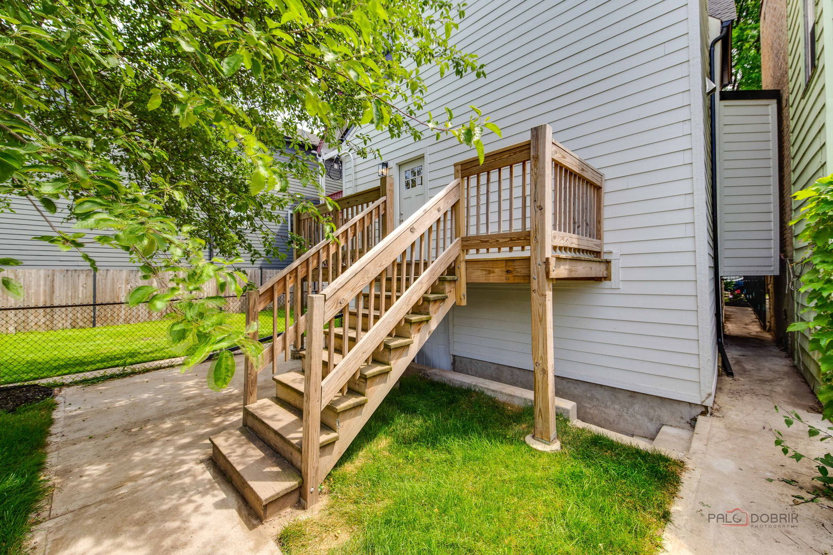 1826 W Farragut Avenue, Chicago, IL 60640