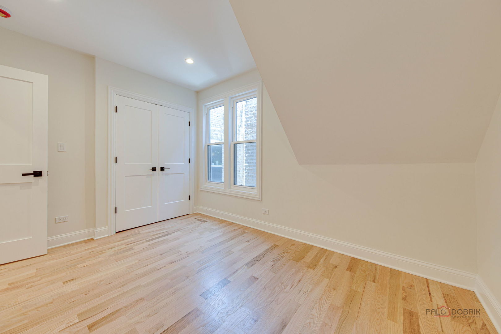 1826 W Farragut Avenue, Chicago, IL 60640