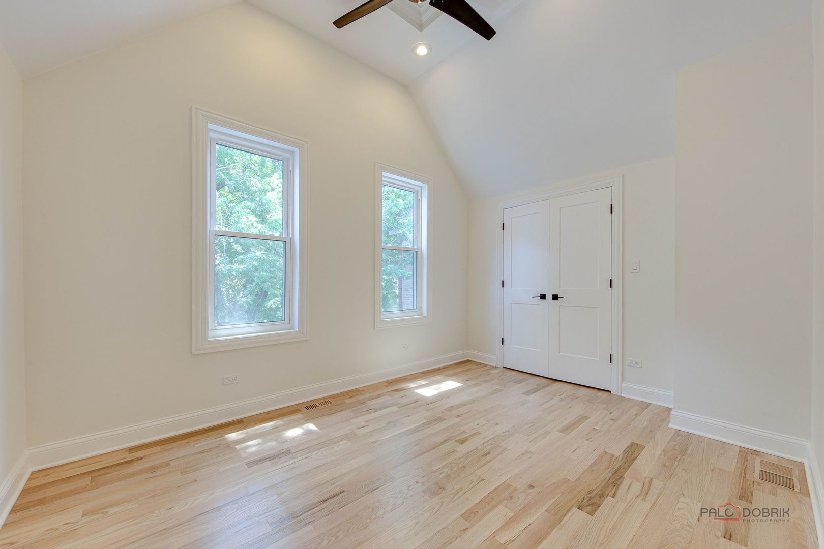 1826 W Farragut Avenue, Chicago, IL 60640