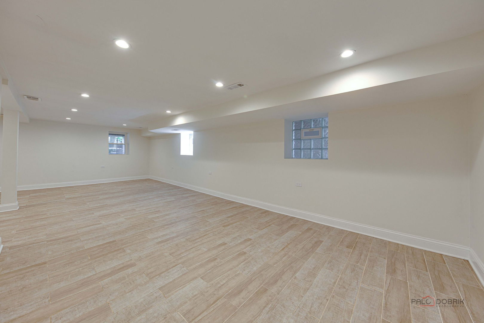 1826 W Farragut Avenue, Chicago, IL 60640