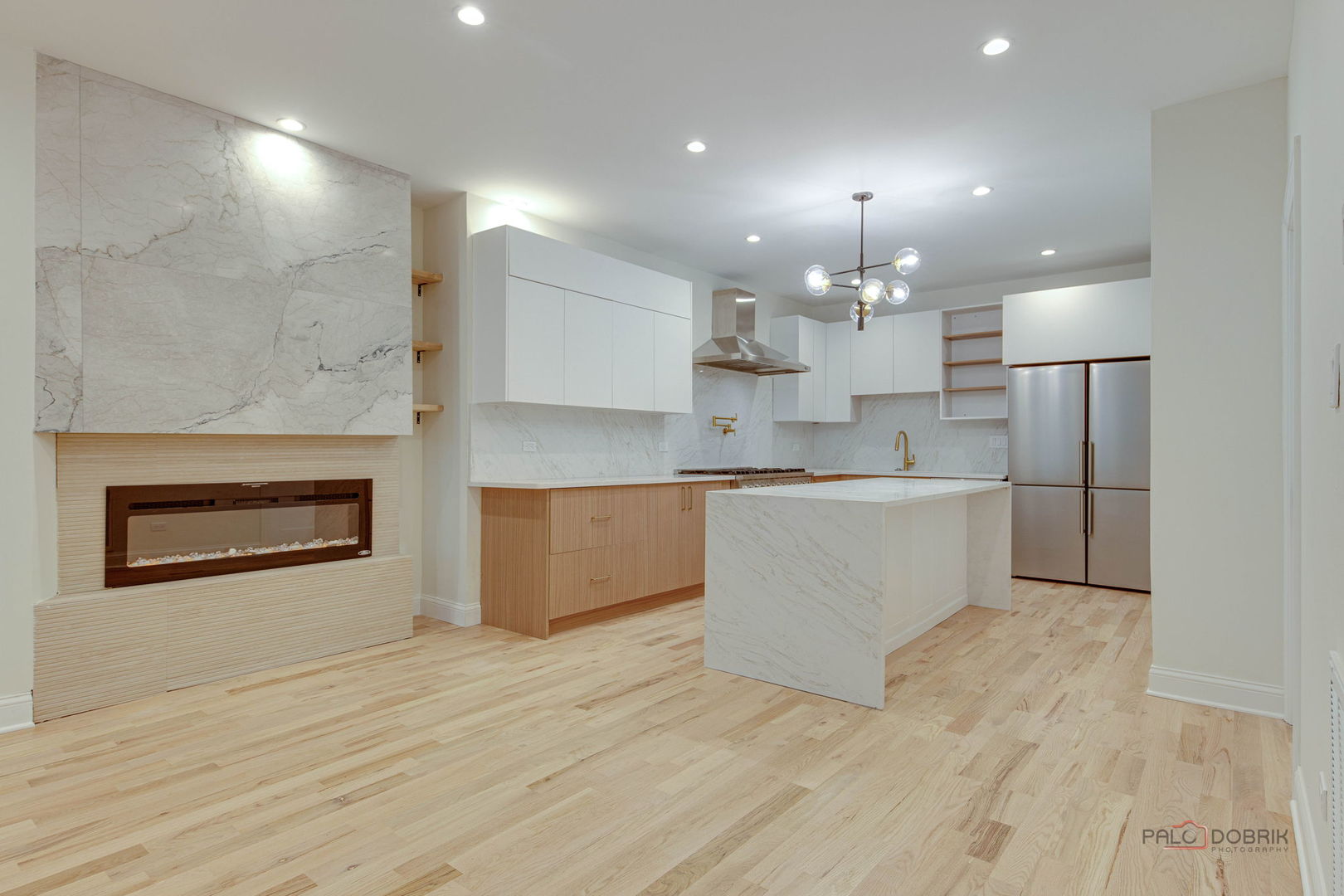 1826 W Farragut Avenue, Chicago, IL 60640