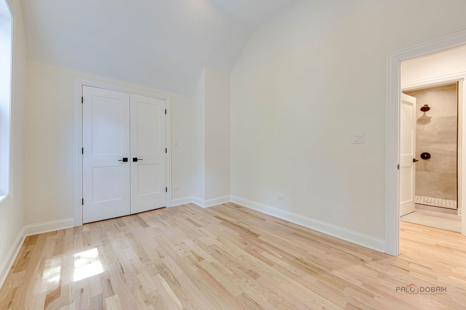 1826 W Farragut Avenue, Chicago, IL 60640